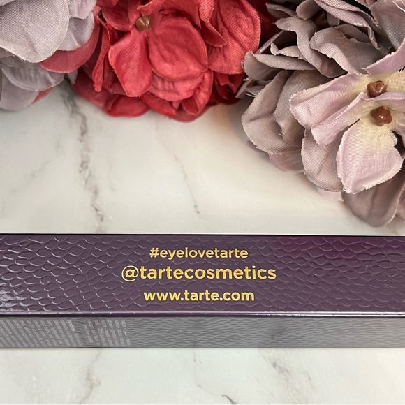 Tarte Lights, Camera, Lashes™ 4-in-1 Mascara - Picture 5 of 8